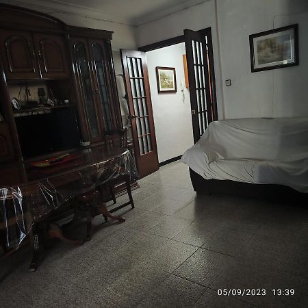 Апартаменти Apto Barcelona C R Santa Coloma de Gramenet Екстер'єр фото
