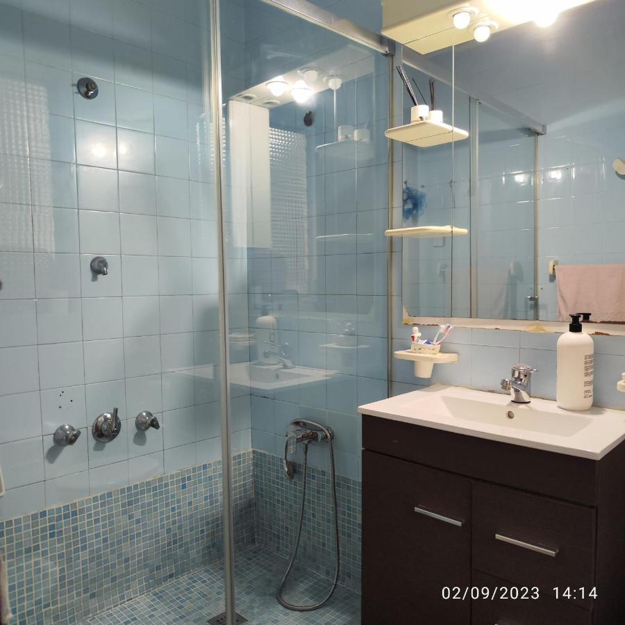 Апартаменти Apto Barcelona C R Santa Coloma de Gramenet Екстер'єр фото