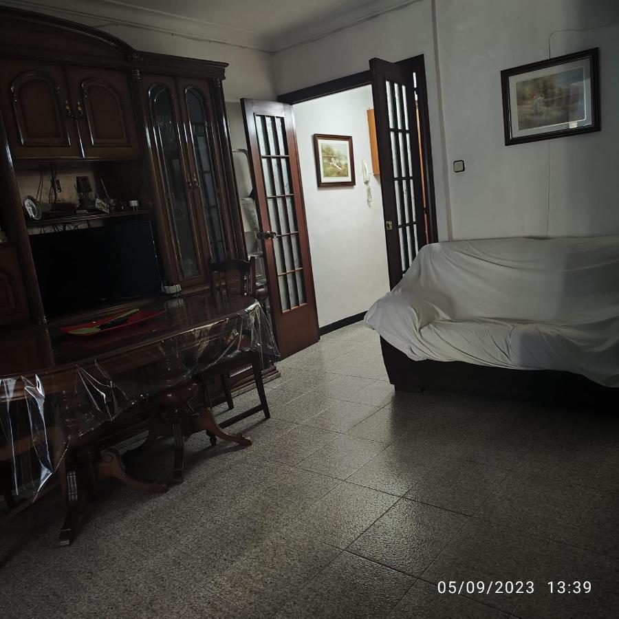 Апартаменти Apto Barcelona C R Santa Coloma de Gramenet Екстер'єр фото