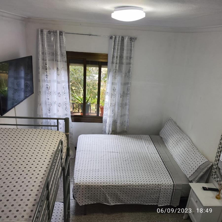 Апартаменти Apto Barcelona C R Santa Coloma de Gramenet Екстер'єр фото